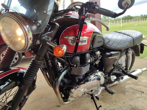 TRIUMPH BONNEVILLE T 100 865 